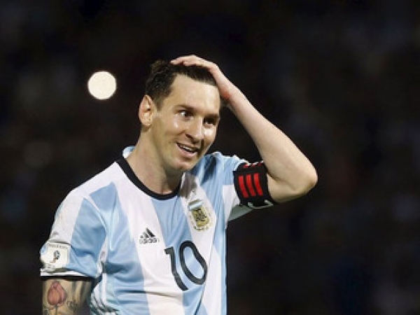 अज्रेंटीना की ओर से मेसी ने दागा 50वां अंतरराष्ट्रीय गोल