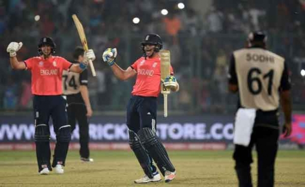 ICC World T20: न्यूजीलैंड को पछाड़कर इंग्लैंड शान से फाइनल में पहुंचा