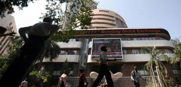 शेयर बाजार: शुरुआती कारोबार में आई गिरावट