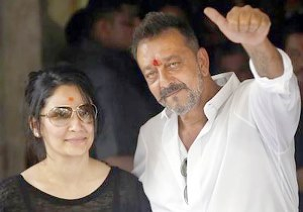 संजय दत्त की पार्टी से दुखी होकर पड़ोसी को बुलानी पड़ी पुलिस