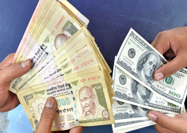 डॉलर के मुकाबले पांच पैसे चढ़ा रुपया