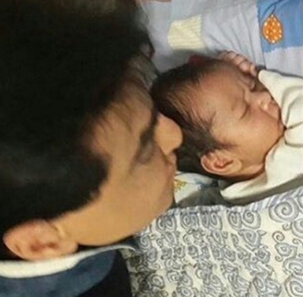 सिंगल पिता बने तुषार कपूर