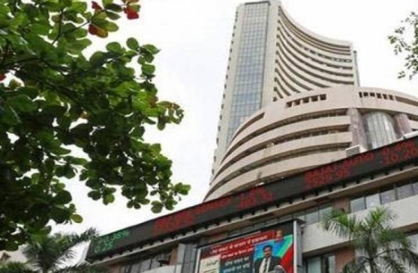 शेयर बाजार: सेंसेक्स 52 अंक ऊपर