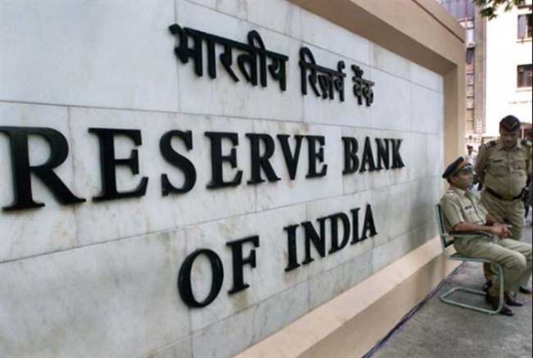 सौ बड़े कर्जदार बैंकों के बीस फीसदी कर्ज को दबाए बैठे हैं