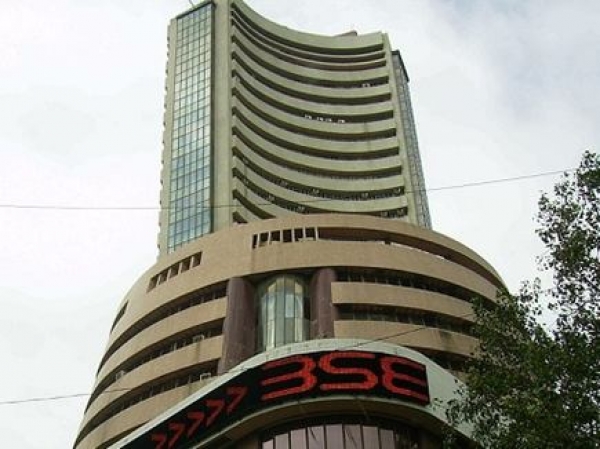 गिरावट के साथ खुला शेयर बाजार