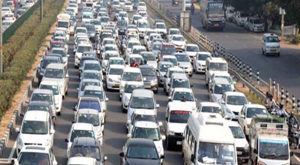 GST : टैक्स का बोझ कम होने से कारों की कीमतें घटने की उम्मीद