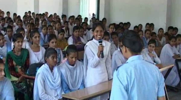 मोटिवेशन के लिए सेमिनार का आयोजन, फ्लाइट लेफ्टिनेंट ने किए विचार सांझा