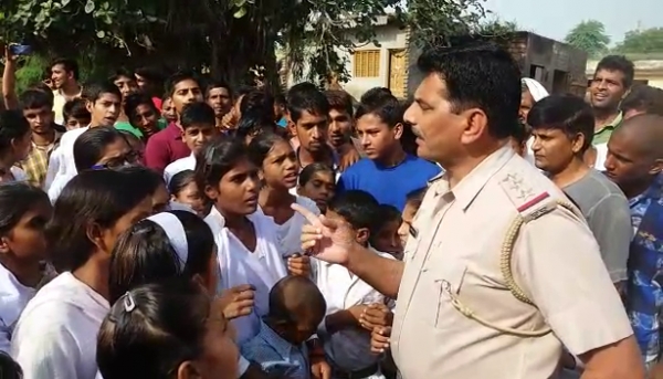 कलानौर : गांव निगाणा में विद्यार्थियों में रोष,विद्यार्थियों ने स्कूल को जड़ा ताला