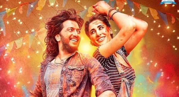 भारत आते ही नरगिस के साथ हुआ धोखा, दर्ज कराई शिकायत!