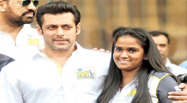 सलमान की बहन के फ्लैट में घुसे चोर, 3.25 लाख की चोरी