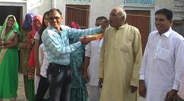  गोल्ड मेडलिस्ट देवेंद्र के गांव में जश्न का माहौल