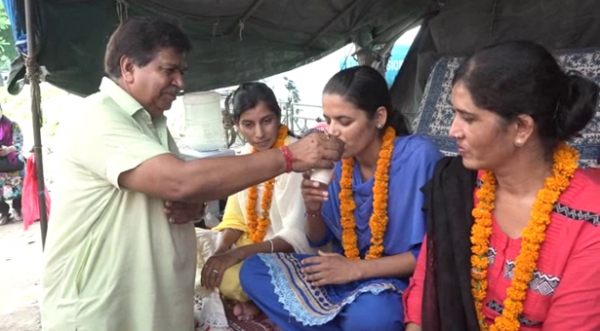 पंचकूला :चयनित जेबीटी टीचरों ने किया आमरण अनशन ख़त्म