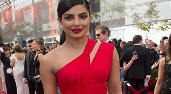 टीवी के ऑस्कर में छाईं प्रियंका चोपड़ा