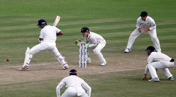 भारतीय बल्लेबाजों का दूसरे टेस्ट मैच में संघर्ष जारी