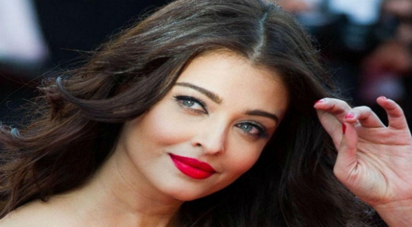 बोलीं ऐश्वर्या, सोशल मीडिया ने हमें बना दिया है सुस्त