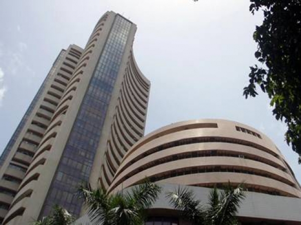 सुस्त शुरुआत के बाद गिरा बाजार, सेंसक्स 150 अंक नीचे