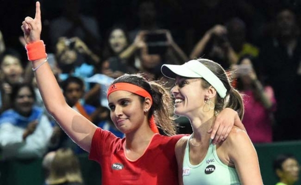 सानिया-हिंगिस की जोड़ी ने दिखाई चमक, WTA फाइनल्स के अंतिम चार में प्रवेश किया