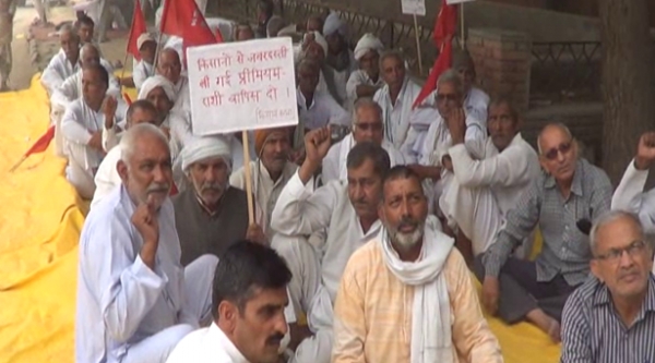 हिसार : किसान सभा ने किया प्रदर्शन, सरकार पर लगाया अनदेखी का आरोप