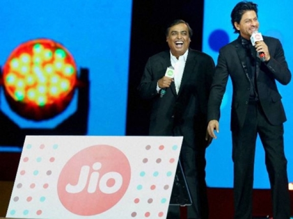 रिलायंस अब देगी DTH और ब्रॉडबैंड प्रोवाइडर्स को झटका