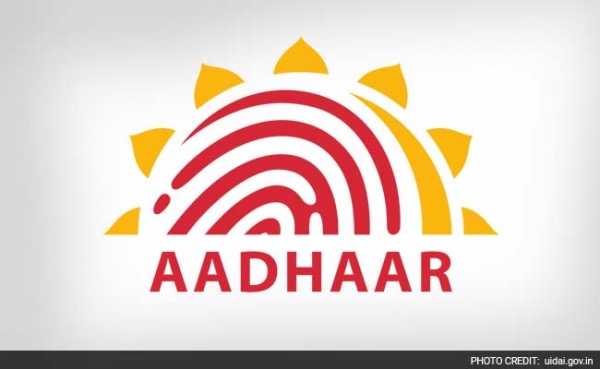 IDFC बैंक ने आधार से जुड़ी नकदी रहित भुगतान सेवा Aadhaar Pay शुरू की