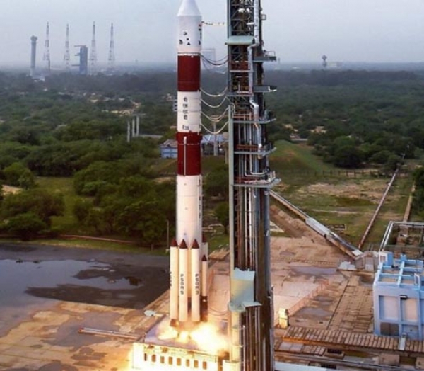 एक साथ 104 उपग्रह भेजकर इसरो ने रचा इतिहास