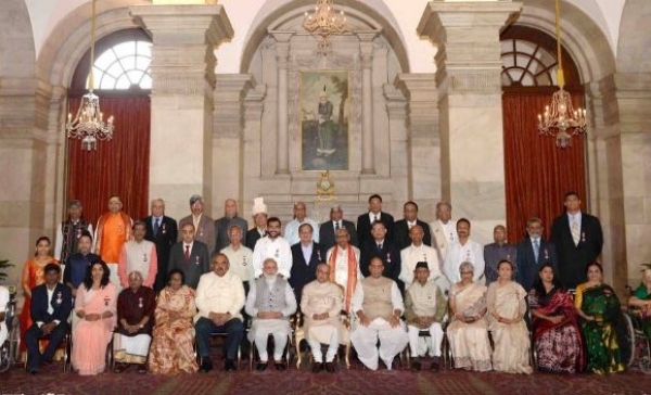 राष्ट्रपति ने साक्षी मलिक और संजीव कपूर सहित 89 लोगों को पद्म सम्मान से किया सम्मानित