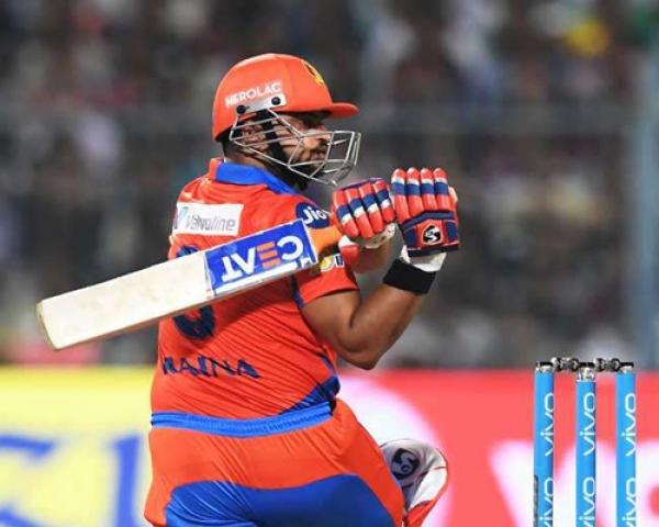 IPL 2017: विराट कोहली को पीछे छोड़ सबसे आगे निकले सुरेश रैना