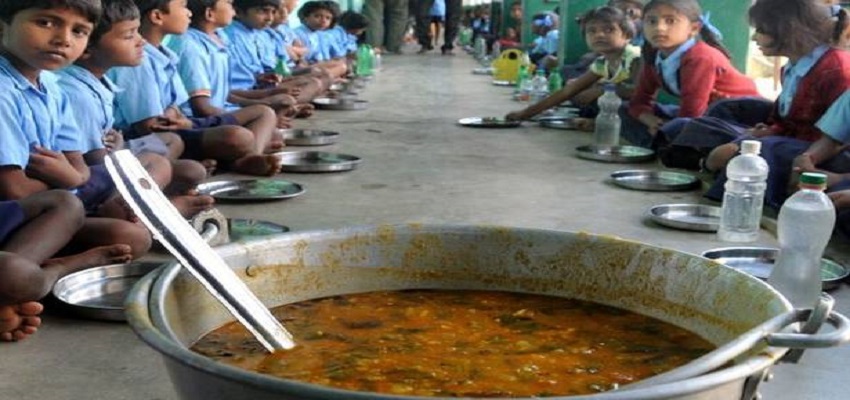 पंजाब में बच्चों को नहीं मिल रहा मिड-डे मील, फंड की कमी के चलते मील हुआ सील!