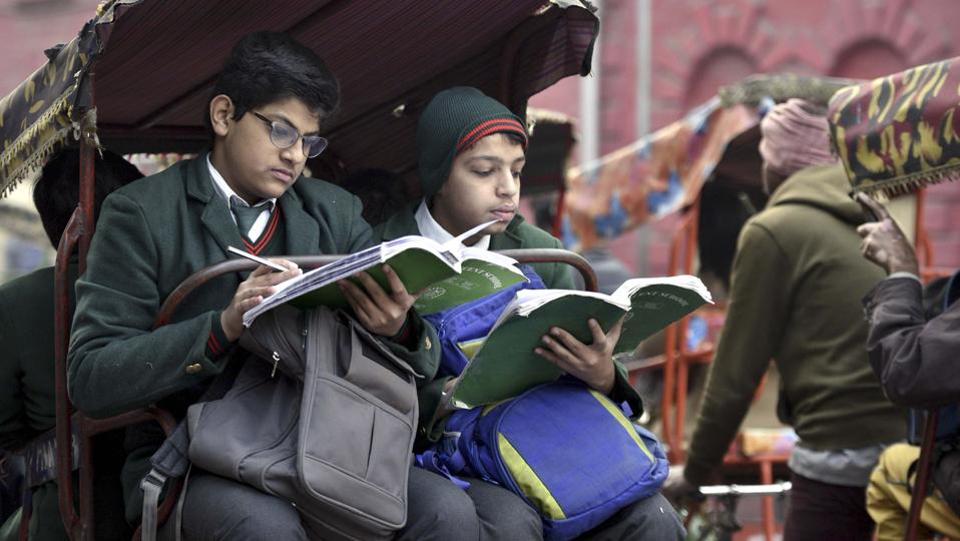 आज से स्कूल चलें हम...