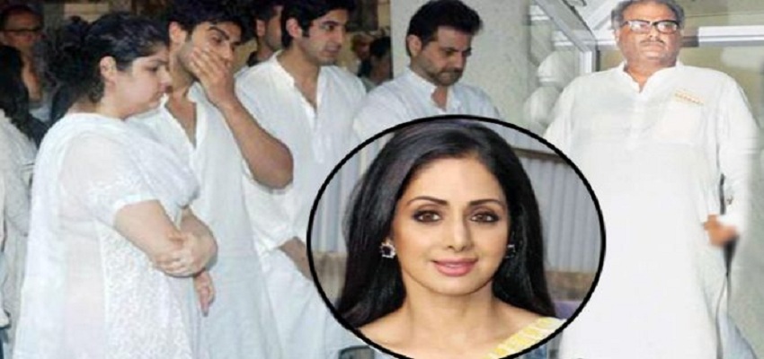 श्रीदेवी की अंतिम यात्रा में अर्जुन ने दिया परिवार का साथ।