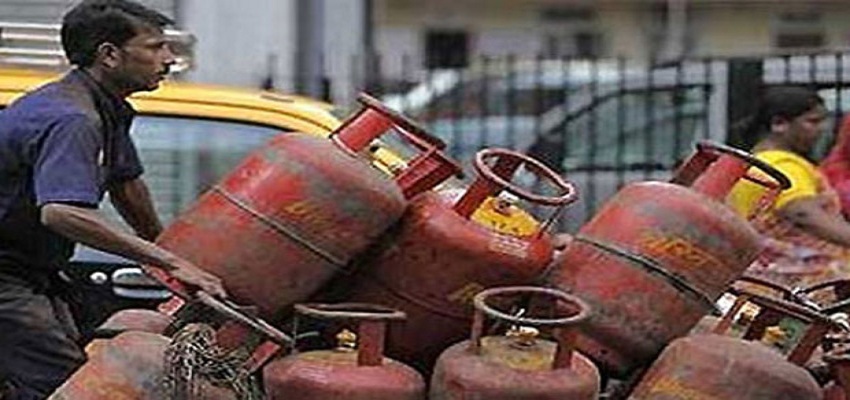 रसोई गैस की कीमतों में कटौती।