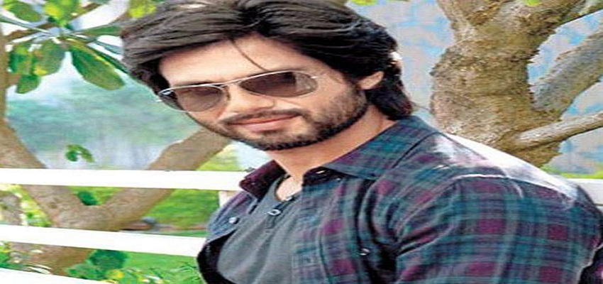 बॉक्सिंग स्टार डिंको सिंह के किरदार में दिखेंगे शाहिद कपूर।