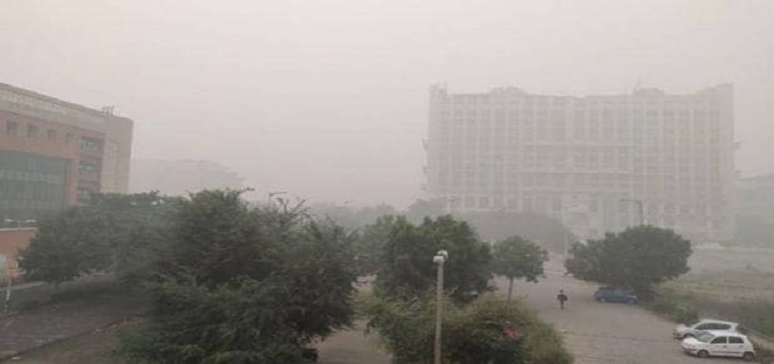 बारिश के बावजूद भी गैस चैंबर बनी दिल्ली