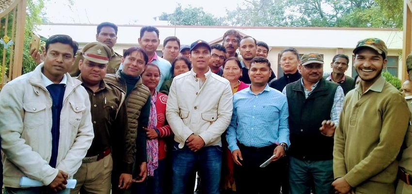 परिवार संग कॉर्बेट पार्क पहुंचे एक्टर रणदीप हुड्डा