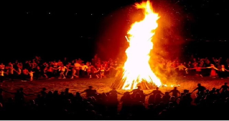 Holika dahan 2020 : इस साल इस शुभ मुहूर्त पर करें होलिका दहन,  हर मनोकामना होगी पूरी