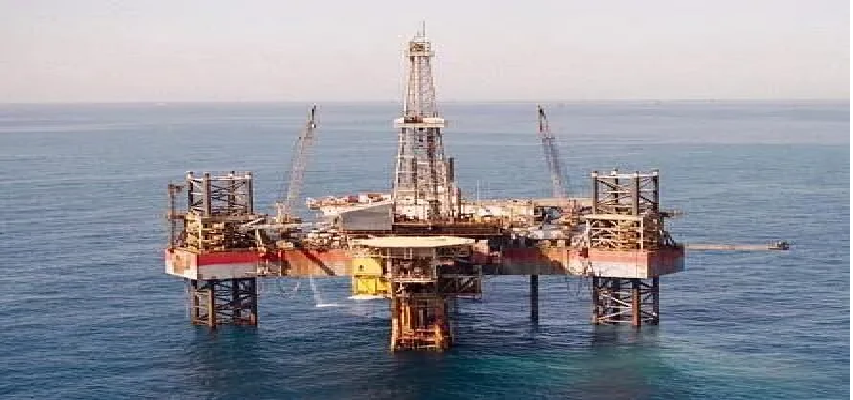 Crude Oil War: दुनिया भर में क्यों गिर रही तेल की कीमतें ? यह रूस, अमेरिका, सउदी अरब के प्राइस वॉर का असर तो नहीं आइए जानें!