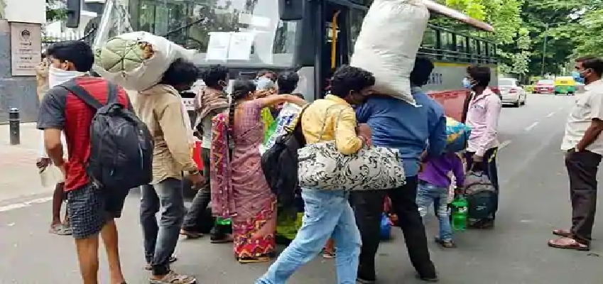 Employment of migrant labourers in UP: प्रवासी मजदूरों की घर वापसी के बाद यूपी सरकार सक्रिय, आज होंगे 9 लाख लोगों को रोजगार देने के लिए एमओयू पर साइन