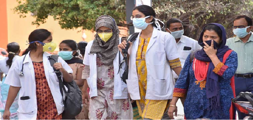 Delhi Doctors Threaten To Mass Resignation :  डॉक्टर्स को नहीं  मिली तीन महीने की सैलरी, तो दी सामूहिक इस्तीफे की धमकी