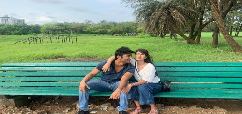 sushant singh rajput suicide case: सुशांत सिंह राजपूत सुसाइड मामले में रिया चक्रवर्ती पहुंची बांद्रा पुलिस स्टेशन, पूछताछ जारी