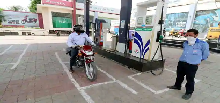 Congress Workers Detained:  पेट्रोल और डीजल की कीमतों पर राजनीतिक हलचल हुई तेज, हिरासत में लिए गए कांग्रेस कार्यकर्ता