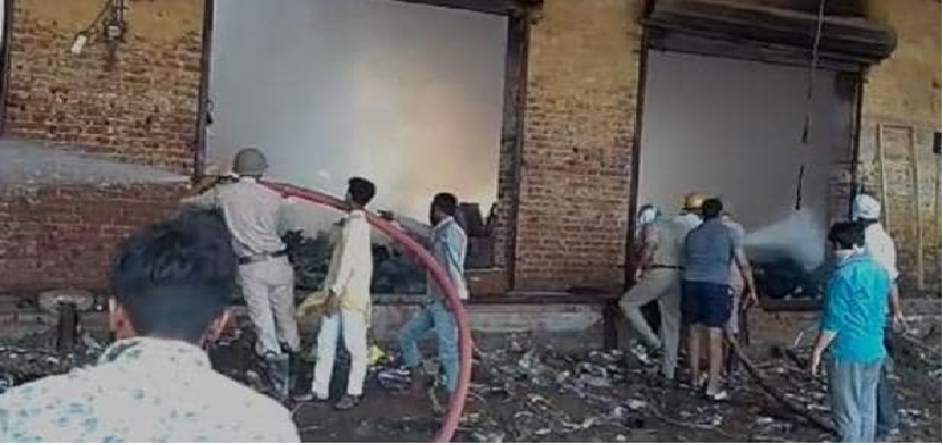 Ghaziabad Candle Factory Fire: गाजियाबाद की मोमबत्ती फैक्ट्री में लगी भीषण आग, 7 लोगों की दर्दनाक मौत, सीएम ने जताया दुख