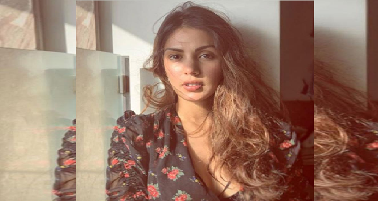 Sushant Singh Rajput Suicide Case : रिया चक्रवर्ती को रेप और जान से मार देने की धमकी देने वालों के खिलाफ दर्ज हुआ मामला