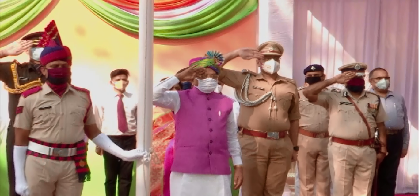 Independence Governor Speech : राजभवन में राज्यपाल सत्यदेव नारायण आर्य ने किया ध्वजारोहण, शहीदों को किया नमन