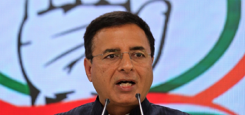 Randeep Surjewala PC: बीजेपी-जेजेपी सरकार पर बरसे रणदीप सुरजेवाला, बोले- बढ़ते कोरोना के केसों पर जवाब दें सरकार