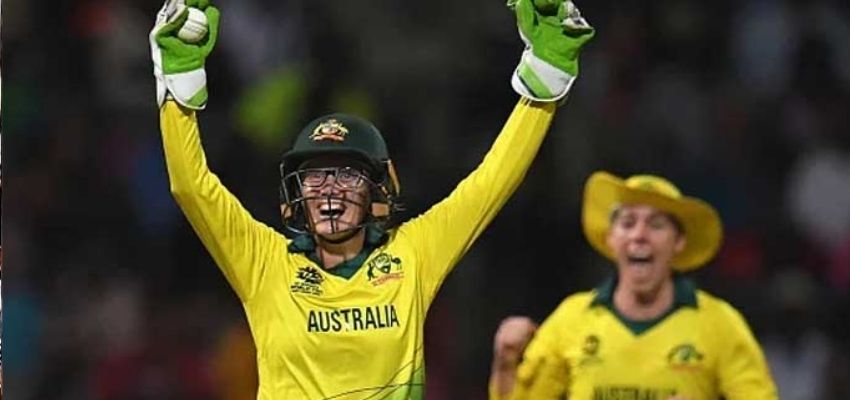 CRICKET: इस महिला क्रिकेटर ने तोड़ा धोनी का रिकॉर्ड, जानें