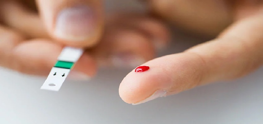 Diabetes Symptoms: डायबिटीज के शुरुआती लक्षण जिन्हें लोग अक्सर कर देते हैं अनदेखा