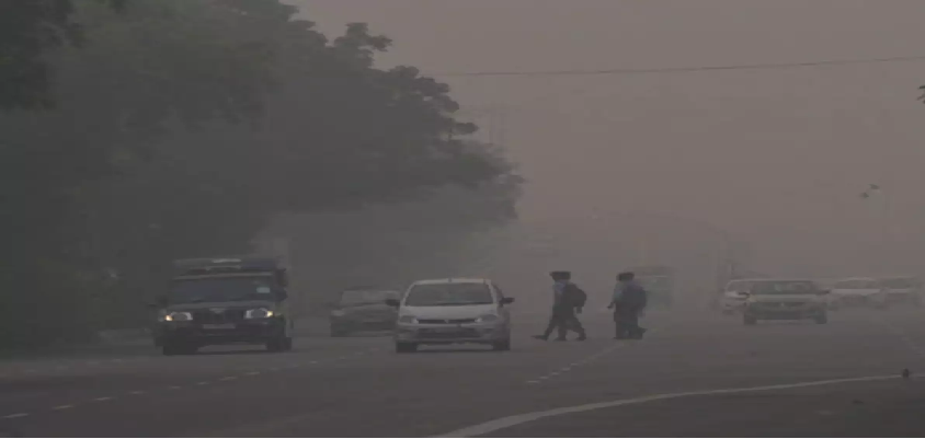 Delhi pollution :  बेहद खराब श्रेणी में दिल्ली की हवा, एक्यूआई पहुंचा 400 के पार