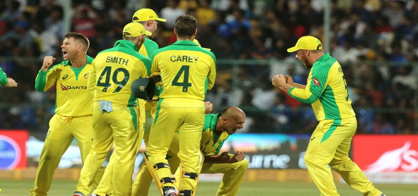 AUS vs IND: दूसरे वनडे में टीम इंडिया को मिली हार, ऑस्ट्रेलिया ने किया सीरीज पर कब्जा