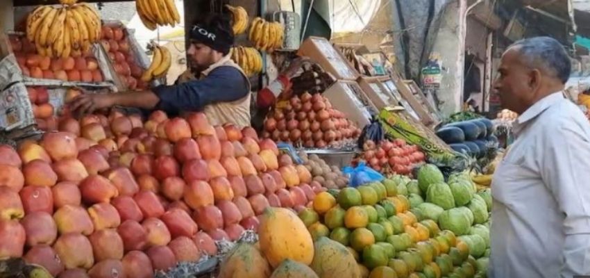 DELHI: कृषि आंदोलन की वजह से दिल्ली में फल और सब्जियों के दामों बढ़ोतरी