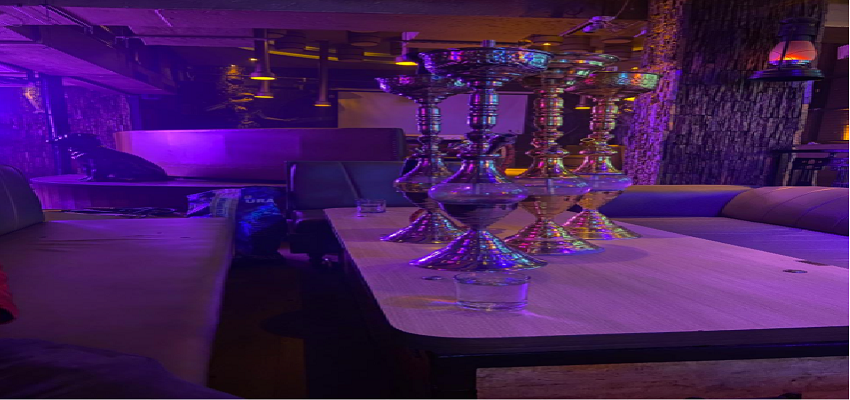 Delhi: अवैध रूप से चल रहे हुक्का बार पर दिल्ली पुलिस की छापेमारी